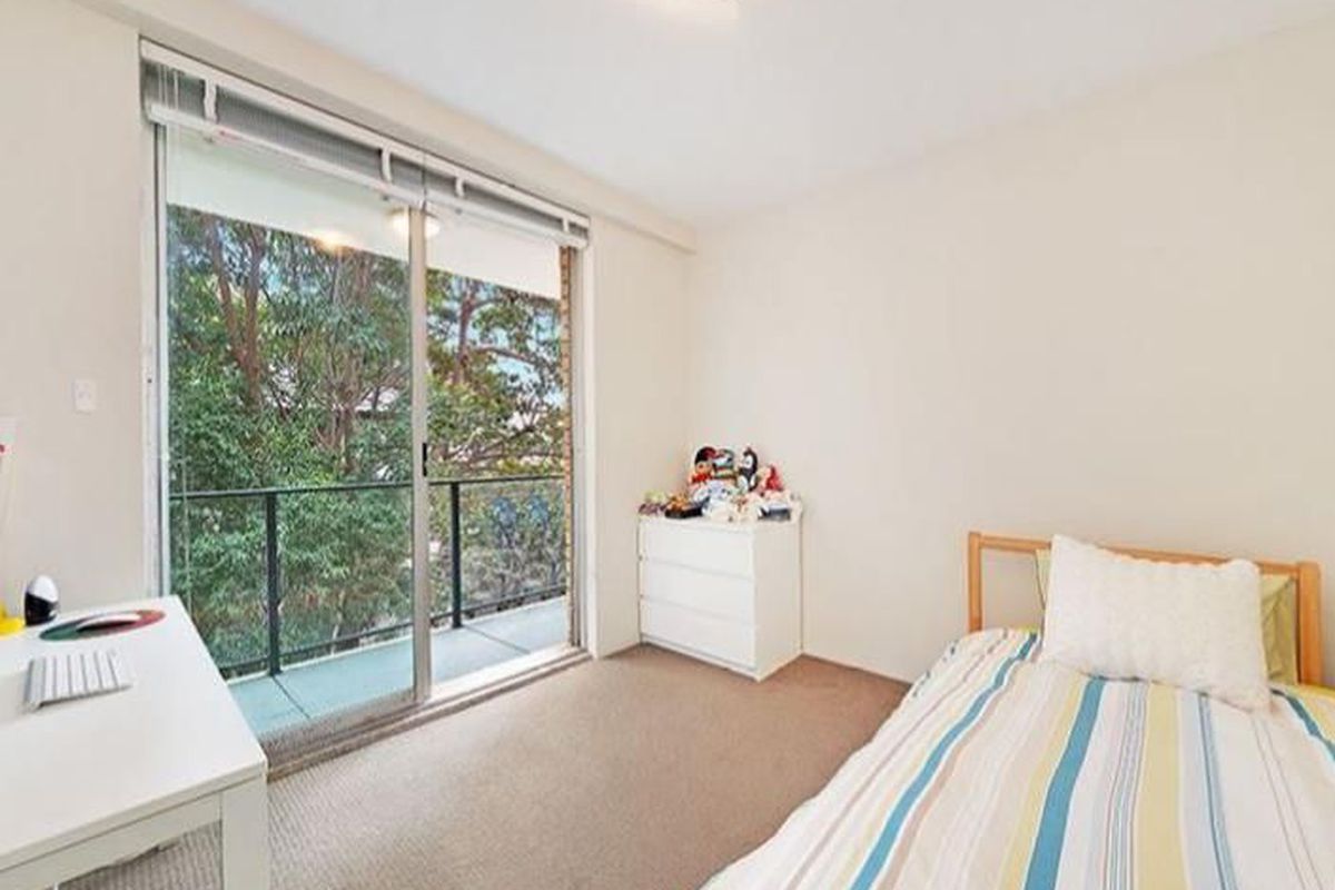 10 / 18 Francis Street, Bondi Beach