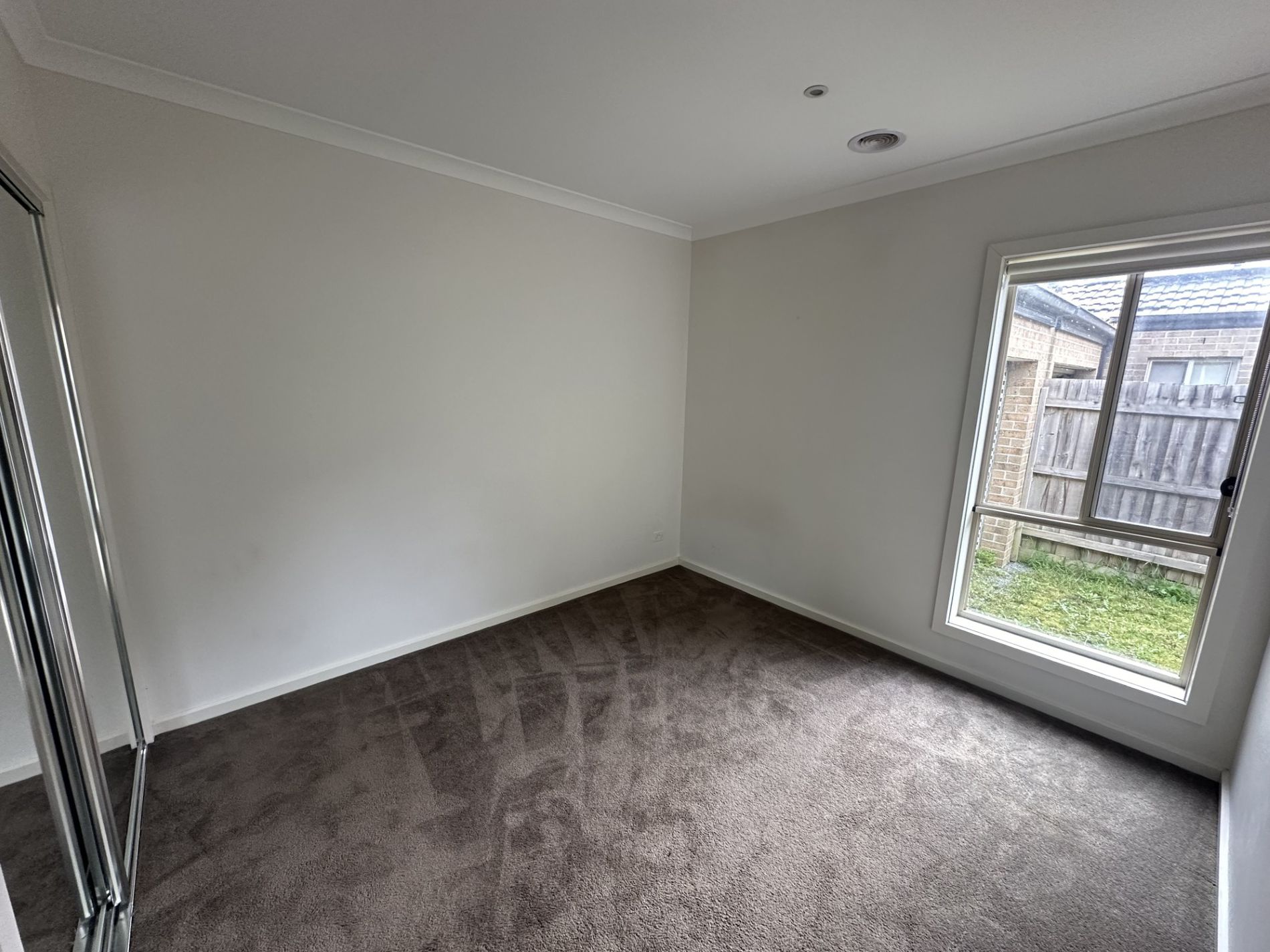 12 / 12 Stanley Street, Wallan