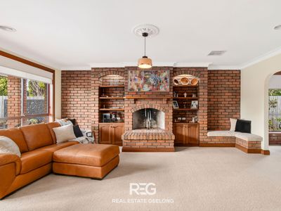 13 Greenbank Court, Leopold