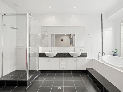 10 Grandis Drive, Baldivis