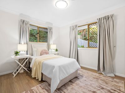 8 Nolina Court, Indooroopilly