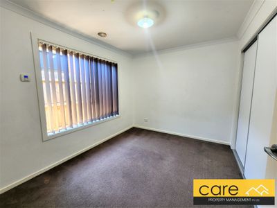 8 Tiarne Crescent, Hampton Park