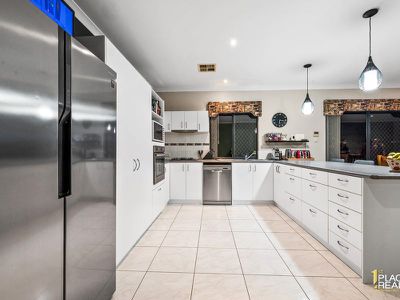 3 Highbridge Way, Leda