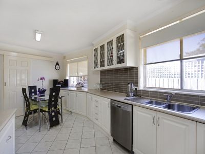 1 / 18 Garden Court, Keysborough