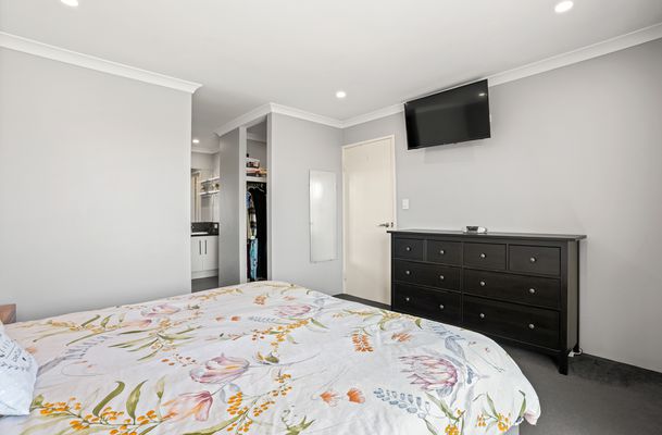 19 Calamocha Way, Piara Waters