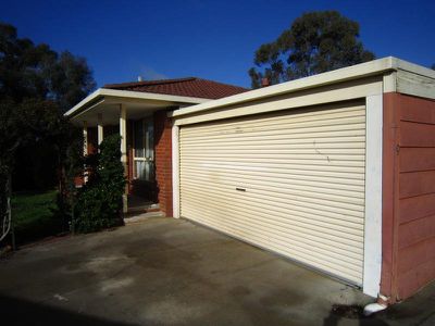 9 Aspin Gardens, Golden Square