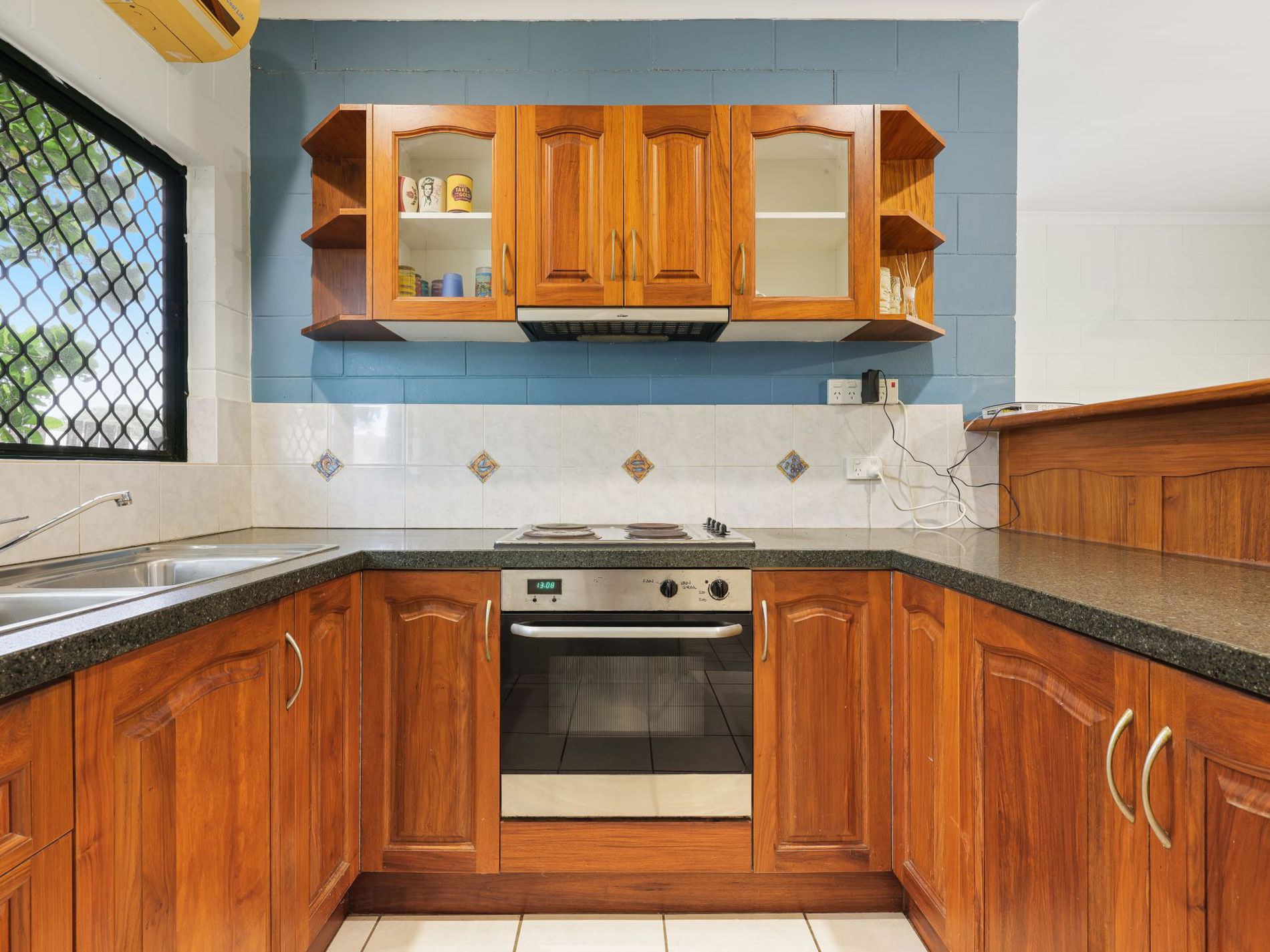 6 Yates Court, White Rock