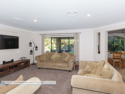 57 Laughlen Chase, Pacific Pines