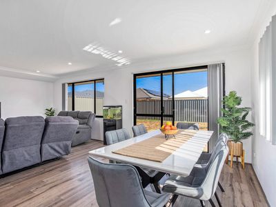 24 Berican Parade, Hilbert
