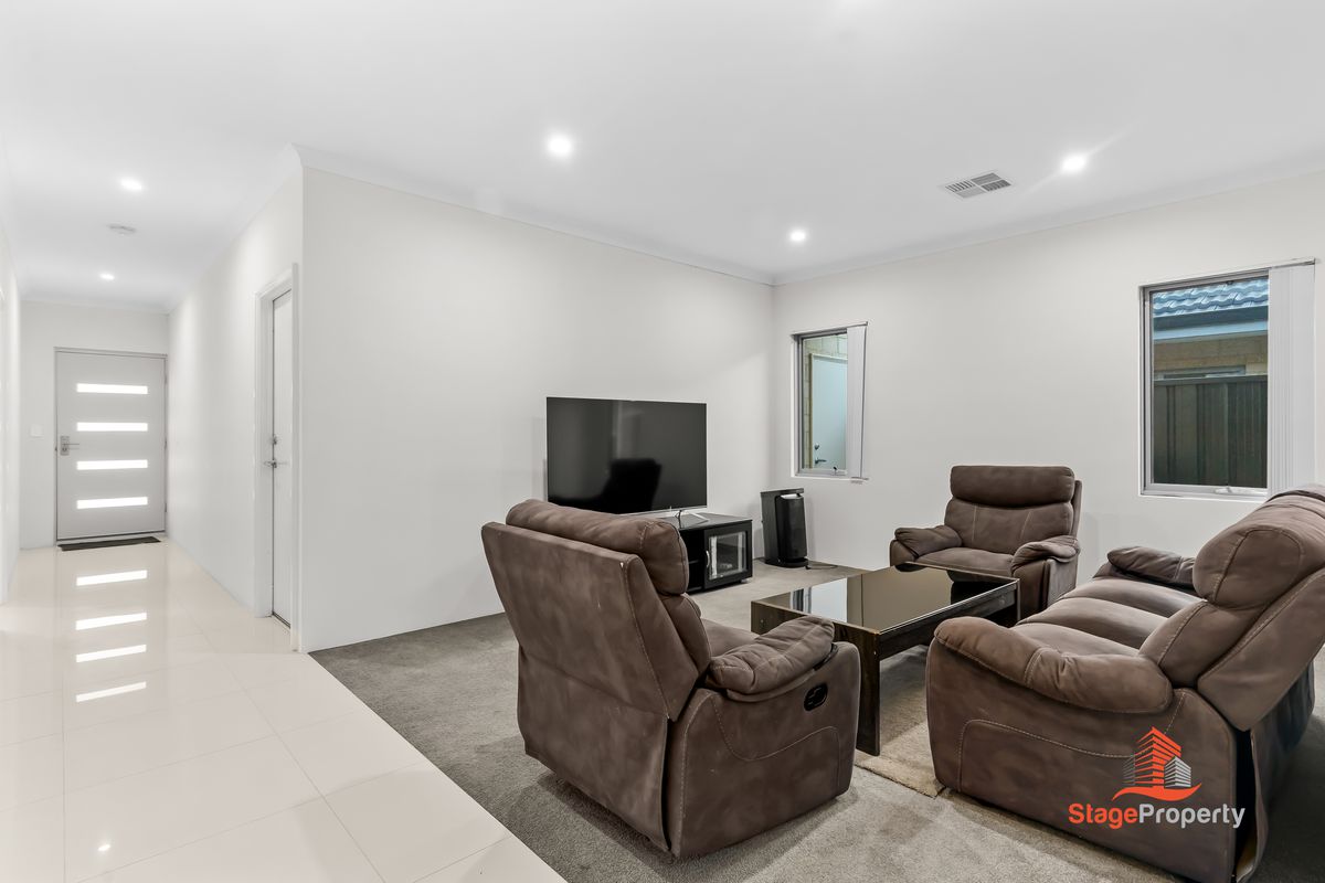 10 Greywacke Entrance, Piara Waters