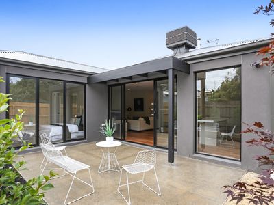 2 / 104 Essex Street, Pascoe Vale