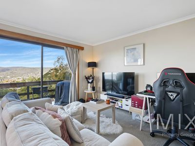 2 94 Forest Road, West Hobart