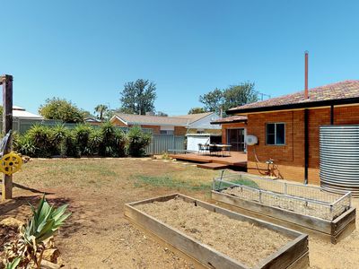 16 Brigalow Avenue, Dubbo