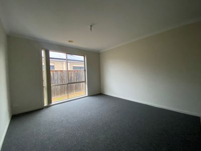 12 Andie Way, Tarneit