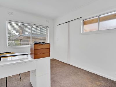 1 / 136 Hoffmans Road, Essendon
