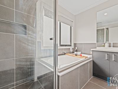 18 Vision Drive, Hampton Park