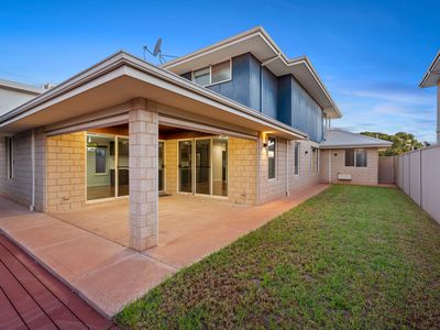 102 Aslett Drive, Karlkurla