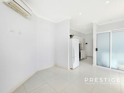 1 / 27 Loftus, Turrella