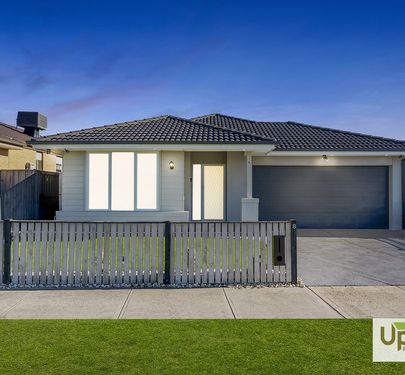 8 Guineas Street, Cranbourne East