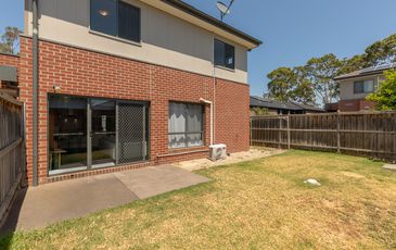 37 Millicent Parade, Officer