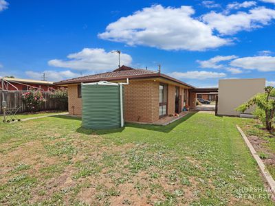 17 Schwarz Avenue, Horsham