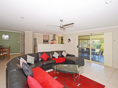11 SOUTHFORK CCT, Burrum Heads