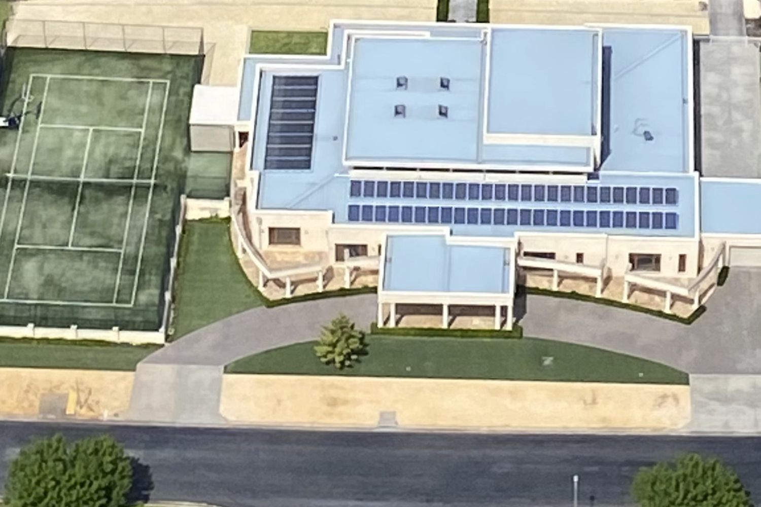 145 Barnes Boulevard, Horsham