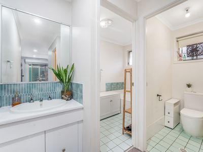 6 Moore Place, Currans Hill