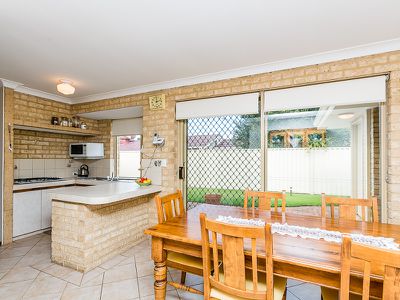 2/41 Dover Road, Scarborough