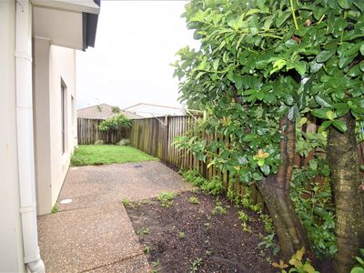 1 / 6 Crosby Avenue, Pacific Pines