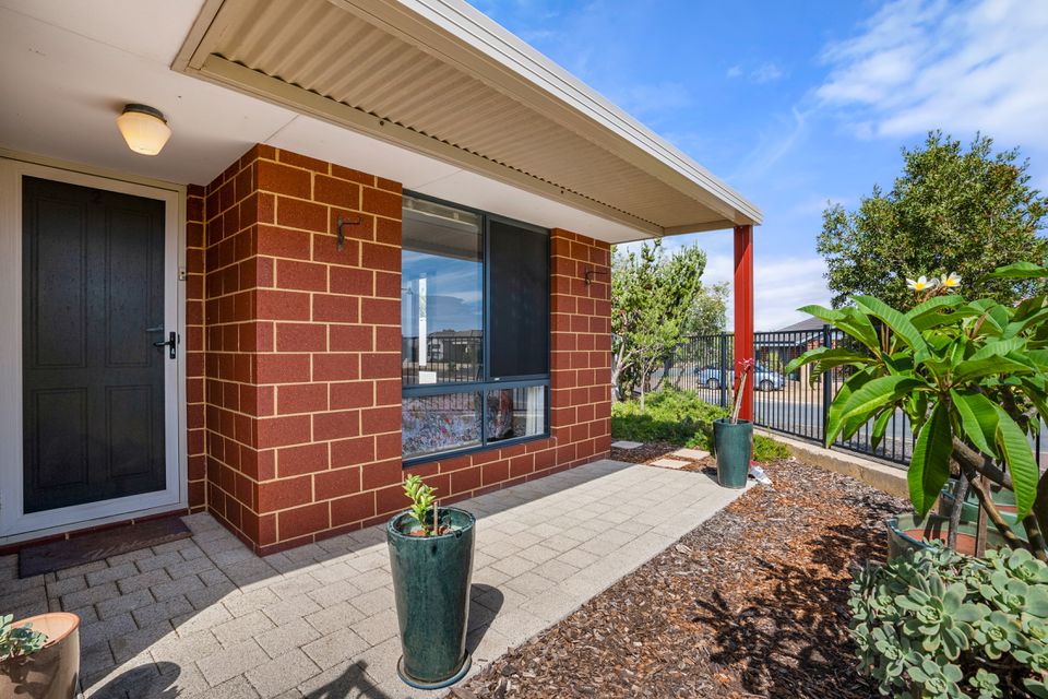 2 PENDRAGON LANE, Baldivis
