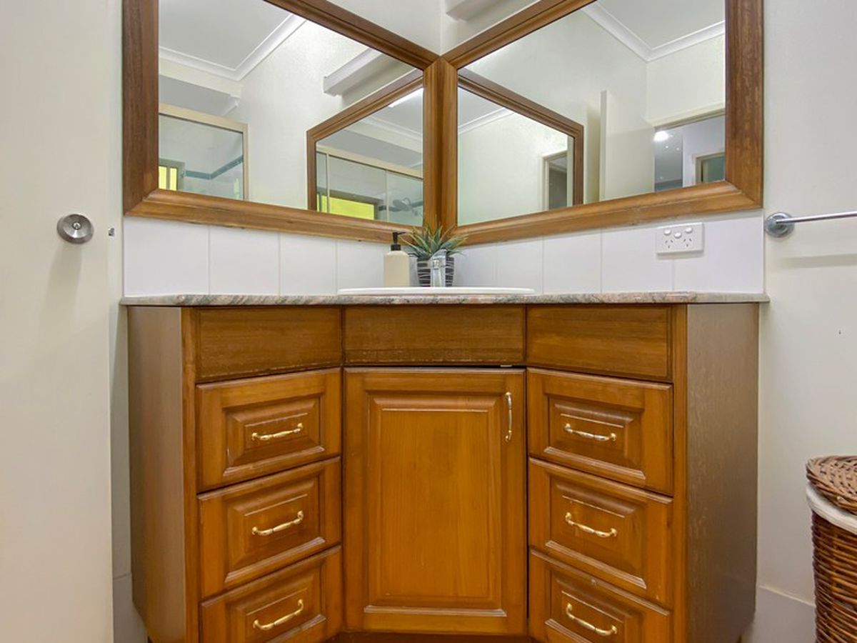 31 Mountain View Drive, Atherton