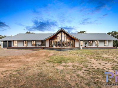 8 Montgomery Lane, Lockwood