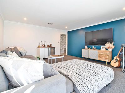 11 Winderie Road , Golden Bay