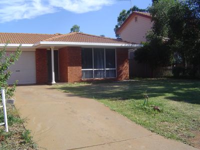 2 / 119 Cobborah Road, Dubbo