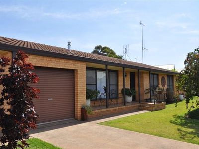7 Queen Street, Forbes