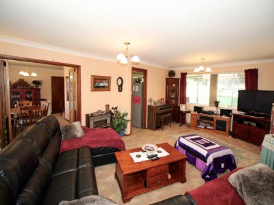 16 Casey Circuit, West Bathurst