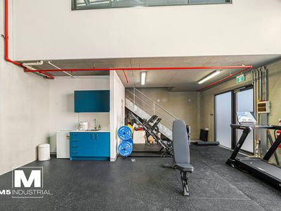 115 / 2 The Crescent, Kingsgrove