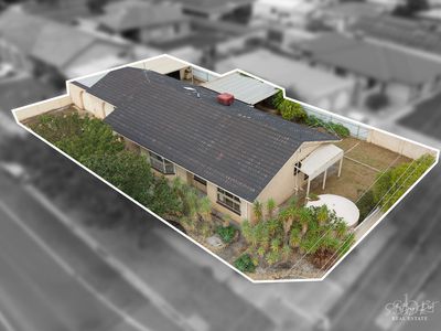 12 MAYFAIR DRIVE, Wodonga