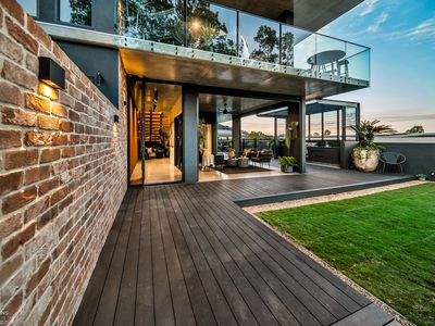 22 Akame Avenue, Caravonica