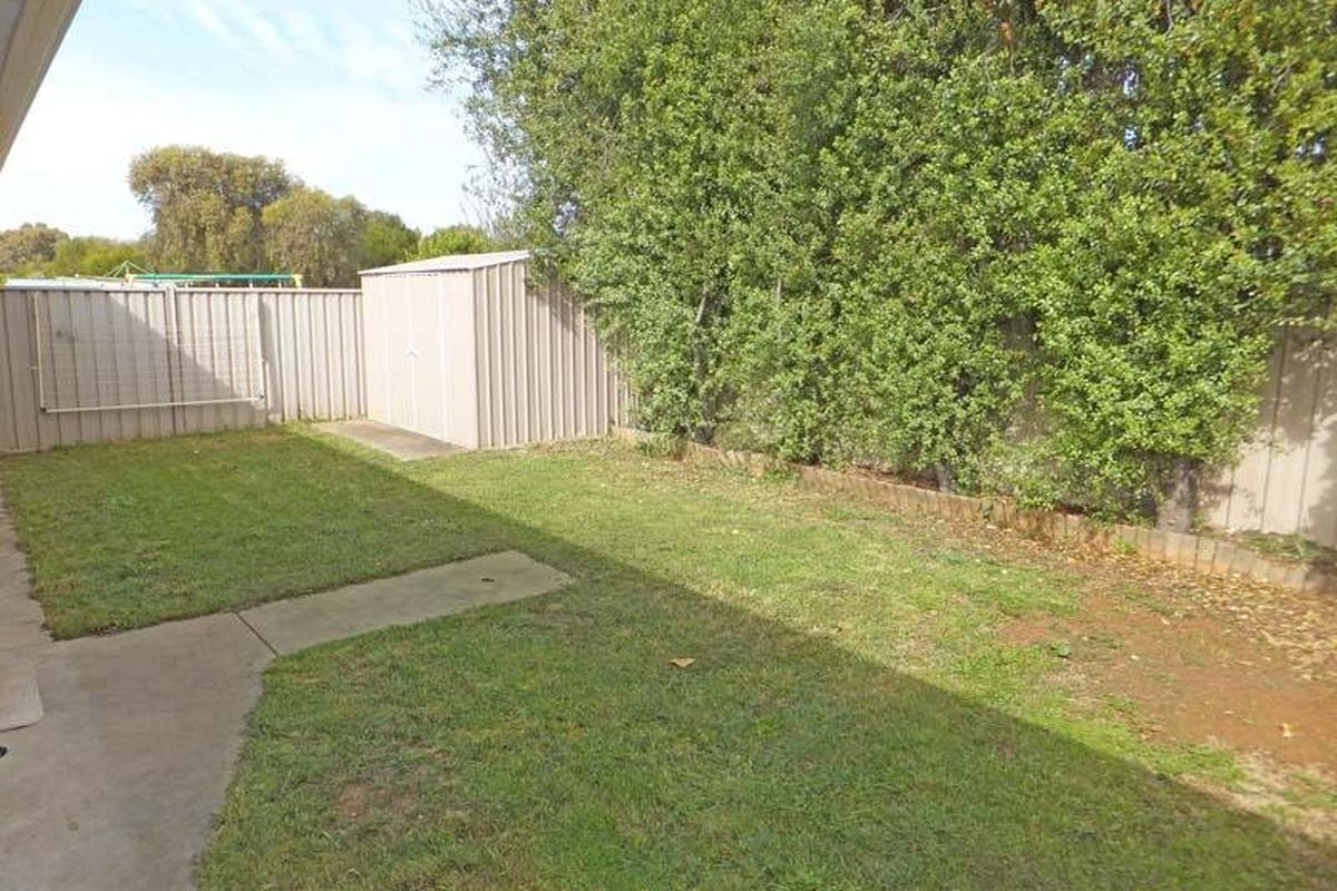 2 / 1 Corella Crescent, Kyabram