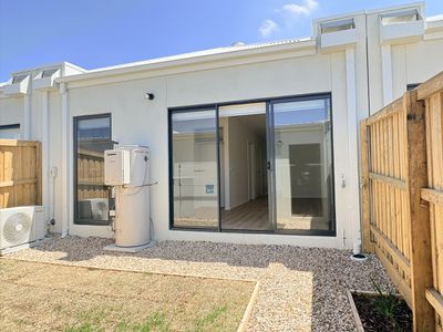 19 Corinth Street, Manor Lakes