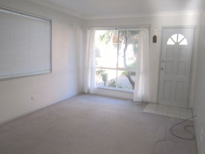 8 / 5 Commerce Drive, Warilla