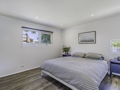 1936 Huon Highway, Grove