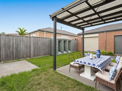 8 Leeds Pl, Langwarrin