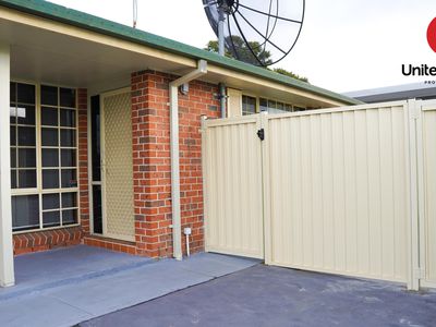 32 Falcon Circuit, Green Valley