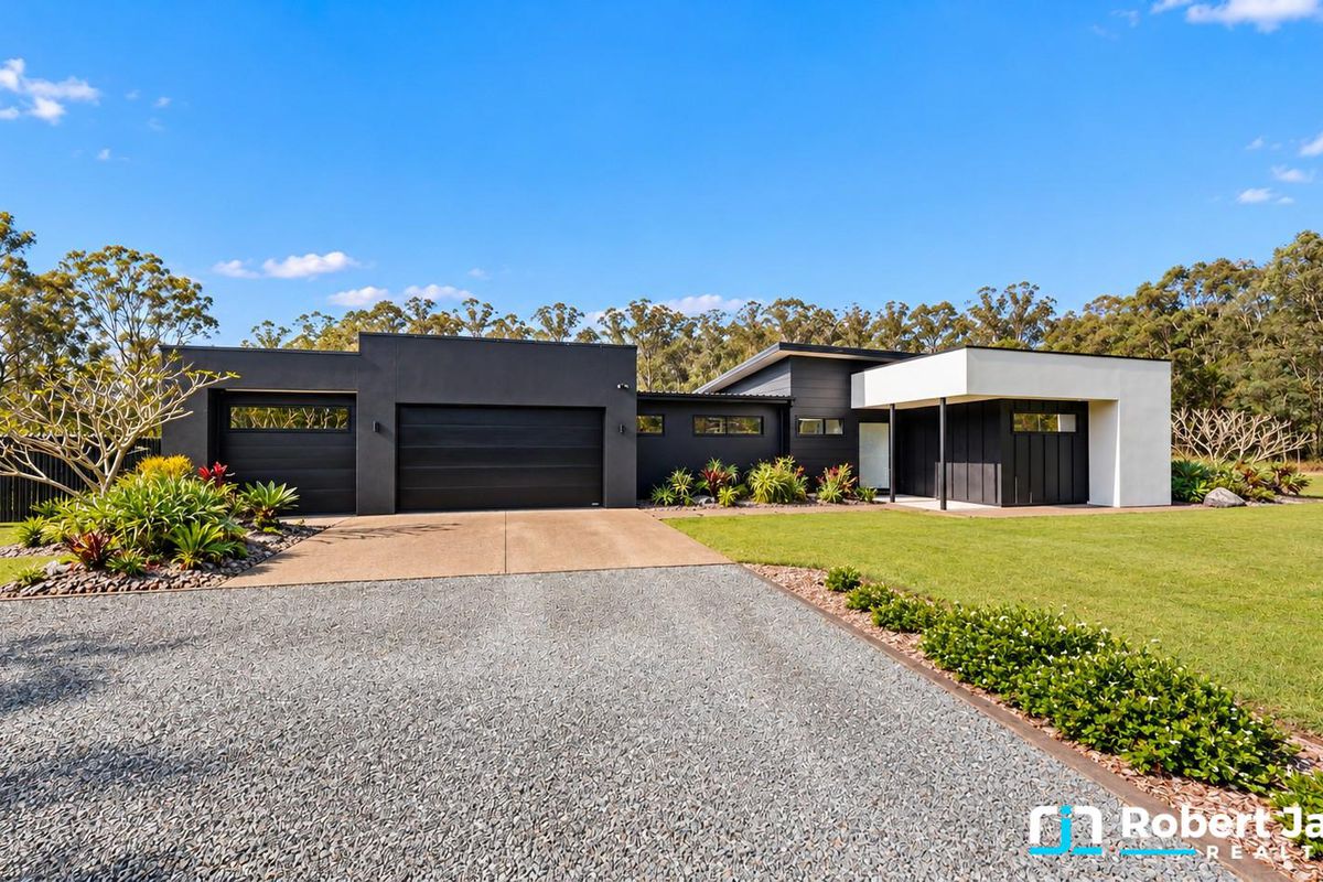 24 Amaroo Place, Cooroibah
