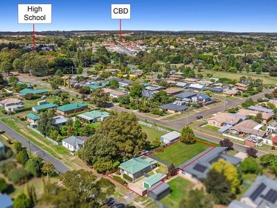 12 Derwent Street, Crookwell