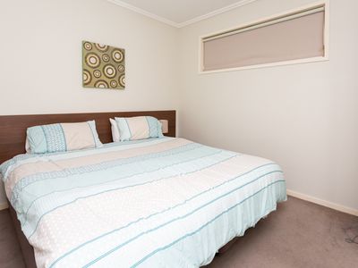 14 / 15 Flame Tree Court, Airlie Beach