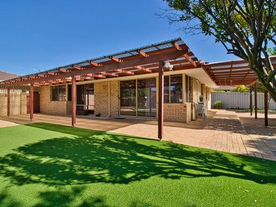 2 Freedman Way , Winthrop